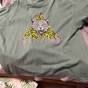 Def Leppard Olive Green Short Sleeve Graphic Tee